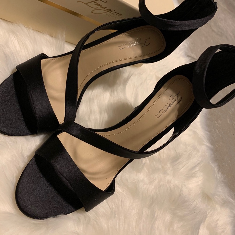Brand New Vince Camuto style IM-RIETA